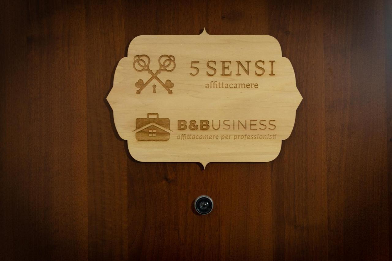 B&Business - Fibra Ultraveloce, Angolo Fitness, Smartworking & Parcheggio Coperto Su Richiesta Cosenza Exterior foto